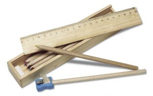 Zestaw szkolny, piórnik, 12 kredek, linijka, gumka i temperówka | Lena V6128-17